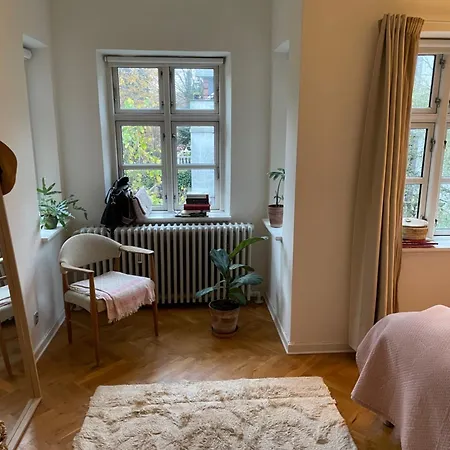 Privat bolig Med Udsigt Til Parken