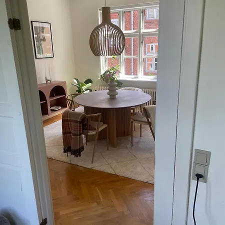 Privat bolig Med Udsigt Til Parken Odense